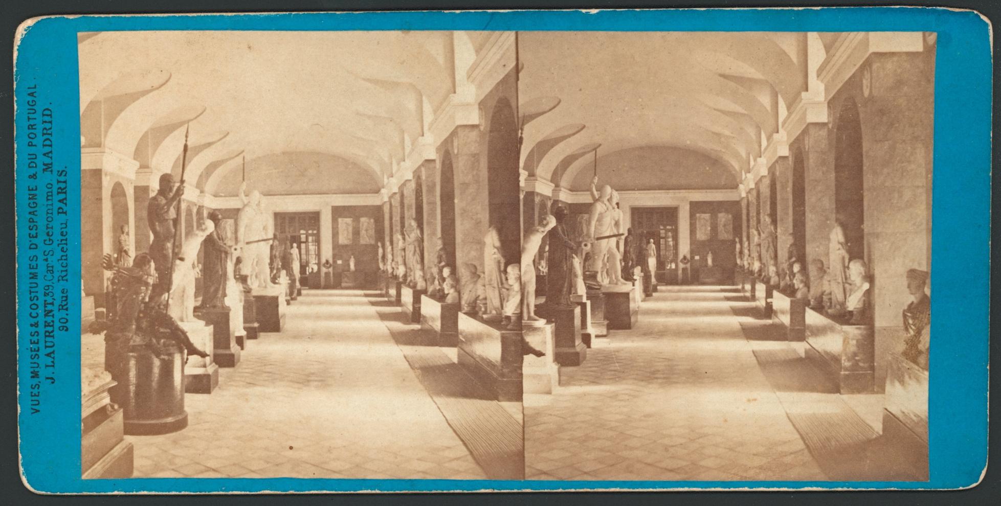 Imagen de J. Laurent. Vista de la galería de escultura del Real Museo de Pintura y Escultura hacia 1867